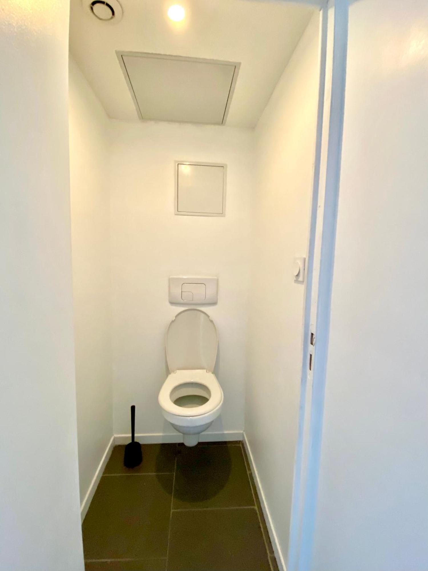 Tres Beau T2 42m2 Lumineux, Moderne Et Renove Avec Fibre * Belfort
